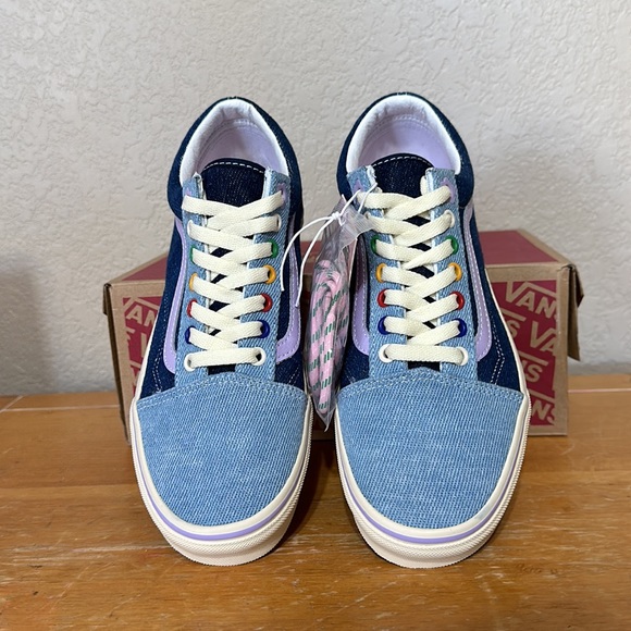 Vans x Old Skool Emma Holland on Holiday Sneaker - Picture 4 of 13